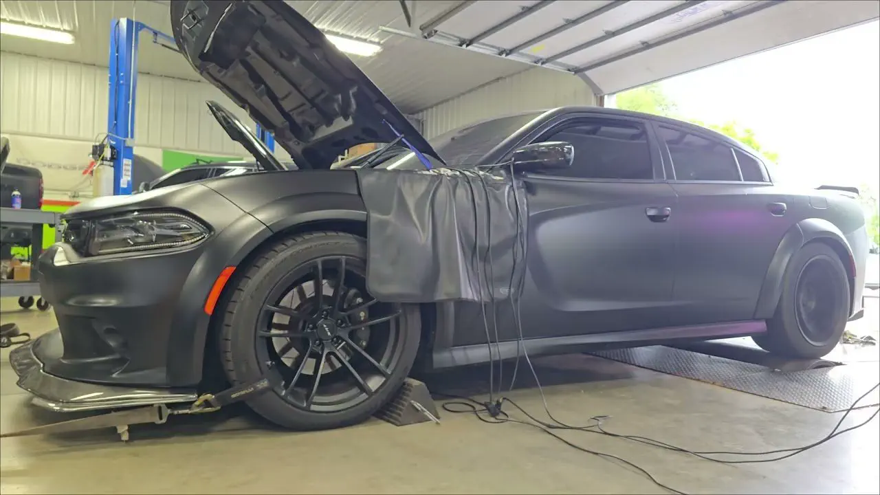 Dodge Charger Scat Pack on the Satera Tuning dyno