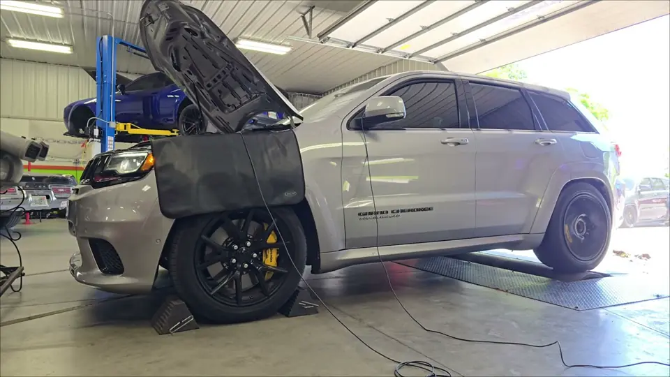 Video thumbnail: Trackhawk with a ported blower