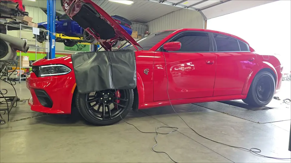 Video thumbnail: Charger Hellcat on the dyno
