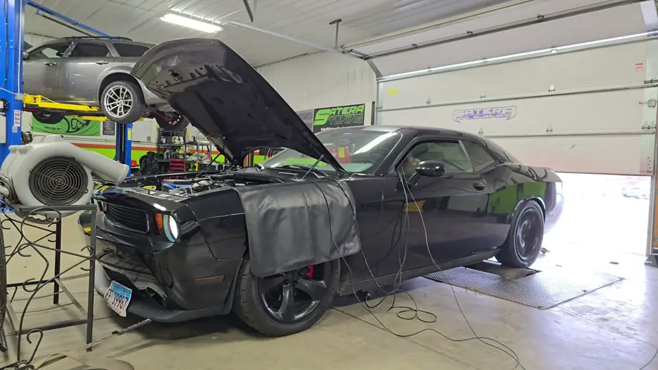 Video thumbnail: Cammed Challenger R/T