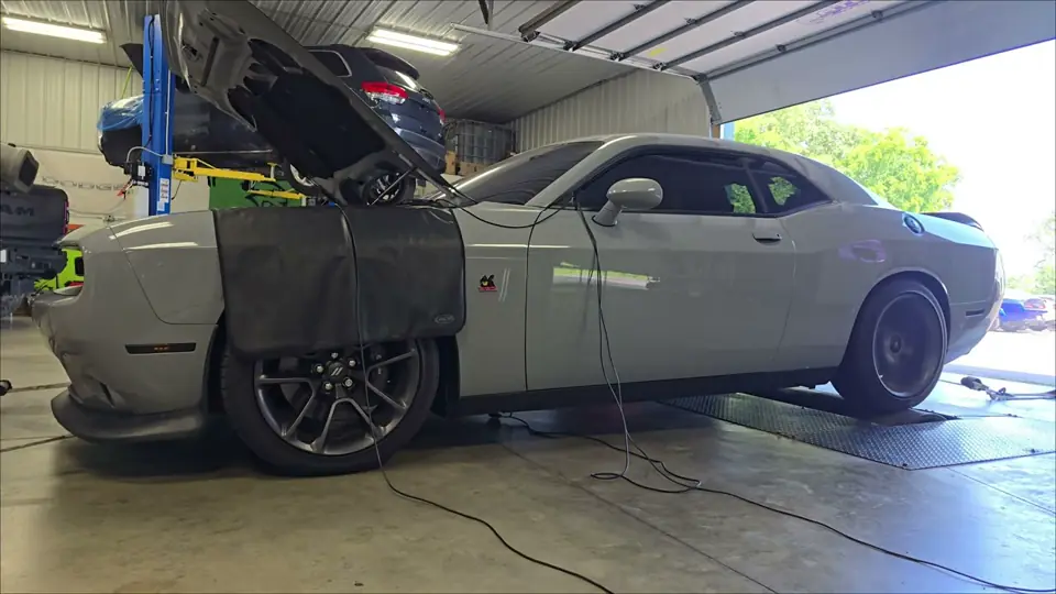 Video thumbnail: Naturally aspirated 392 Challenger