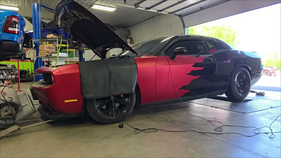 Video thumbnail: Twin turbo 6.1L Challenger SRT
